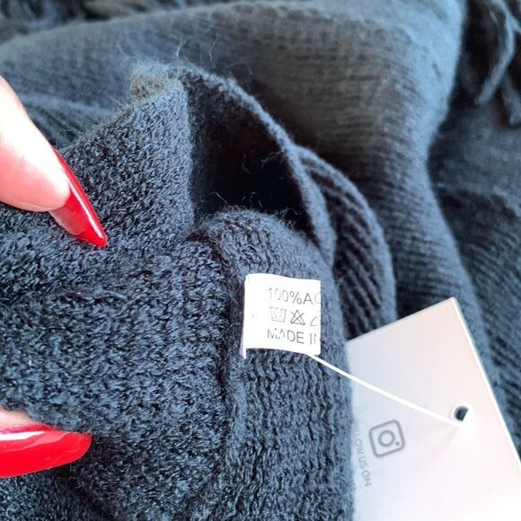 New Raih Black Fringe‎ Poncho - Picture 6 of 7